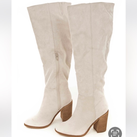 New cream colored boots~ - Picture 2 of 4